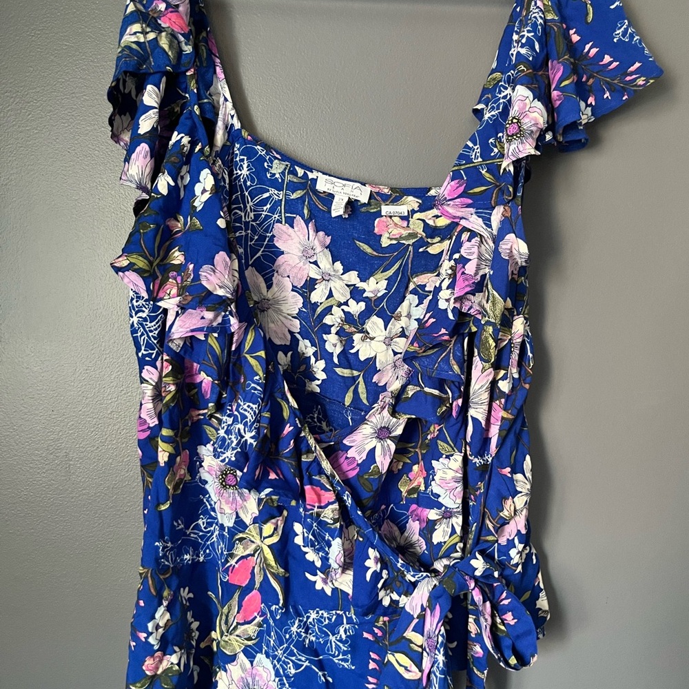 Sofia by Sofia Vergara Blue Floral Ruffle Blouse
